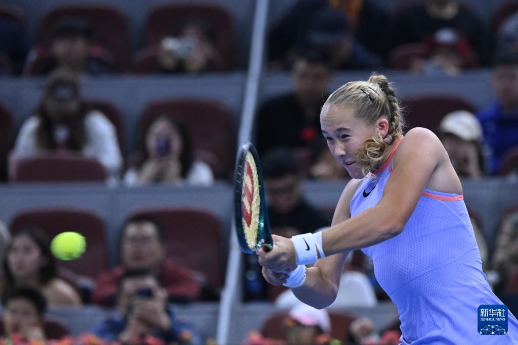 是一个年轻 是一个年轻