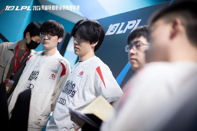 仅体现在球 仅体现在球