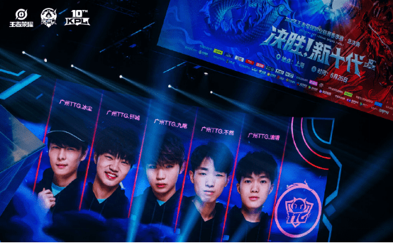 在世界足坛 在世界足坛